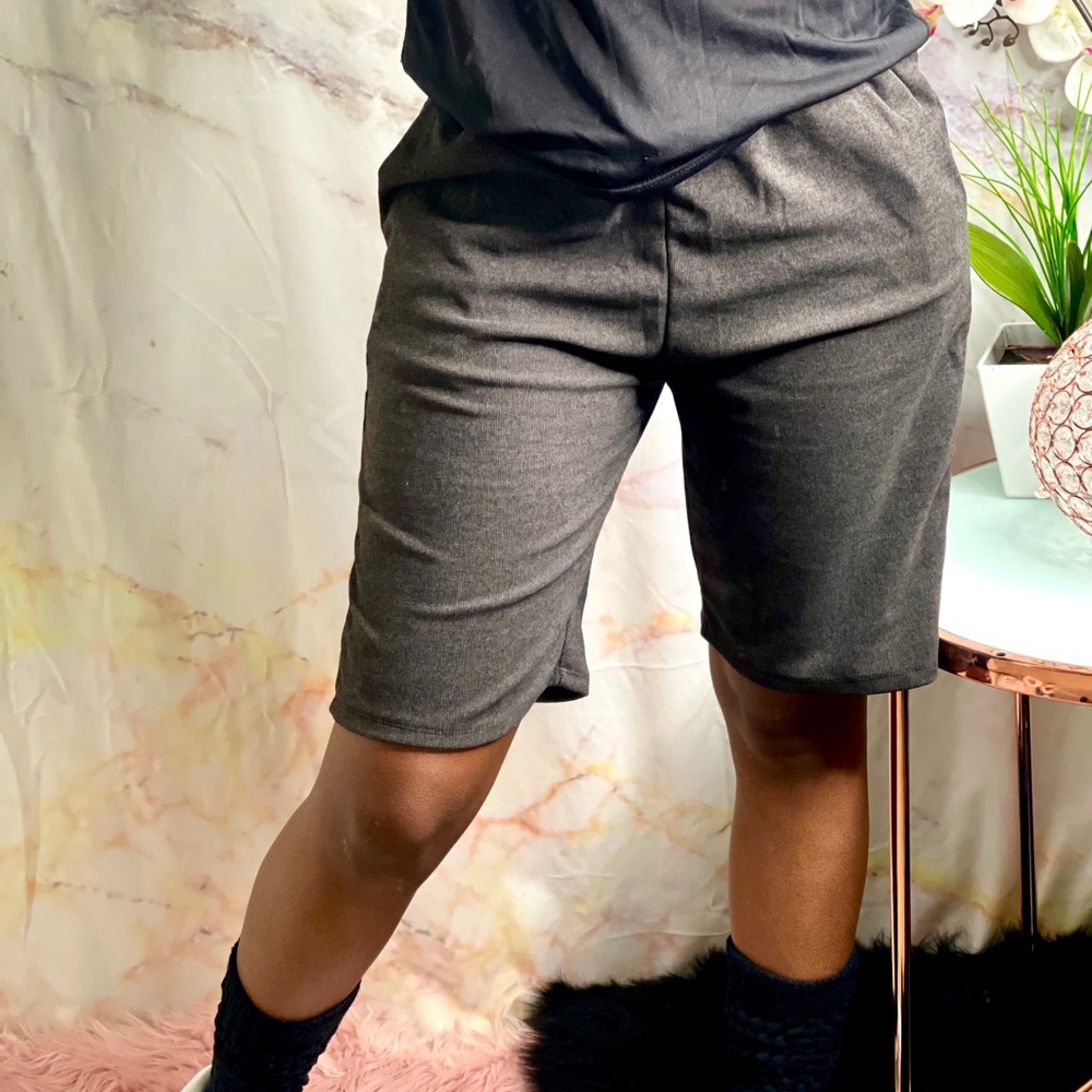 Shorts - Picture 2 of 3